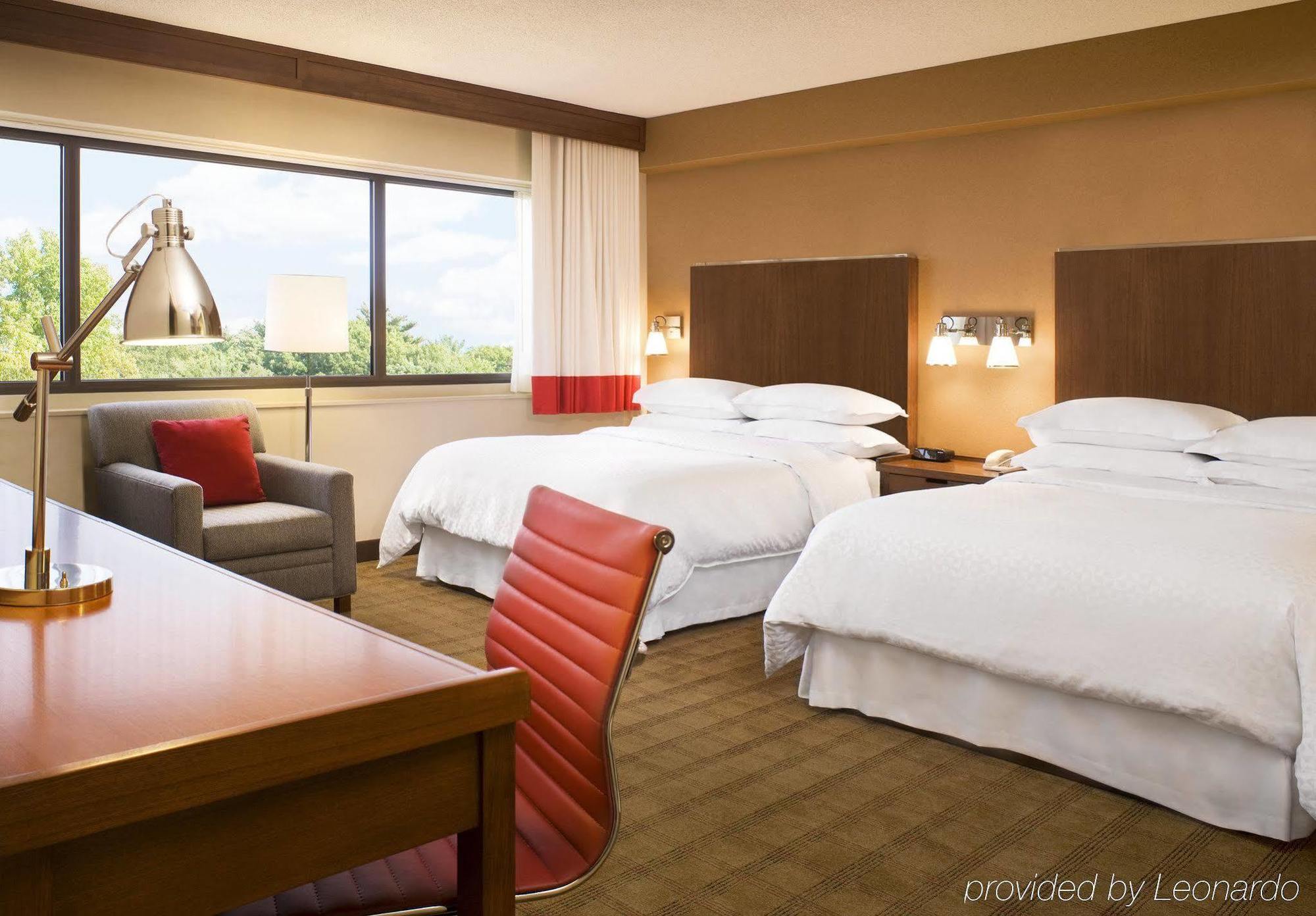 Doubletree By Hilton Manhattan, Ks Exterior photo