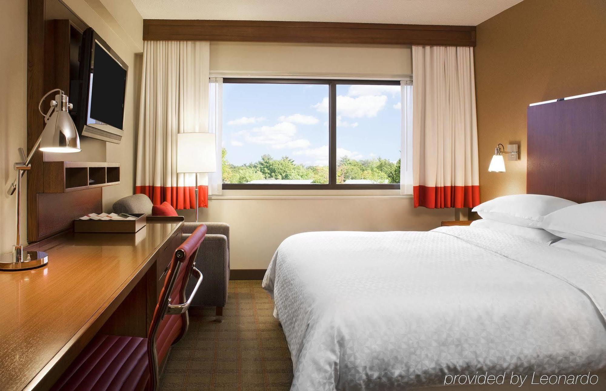 Doubletree By Hilton Manhattan, Ks Exterior photo