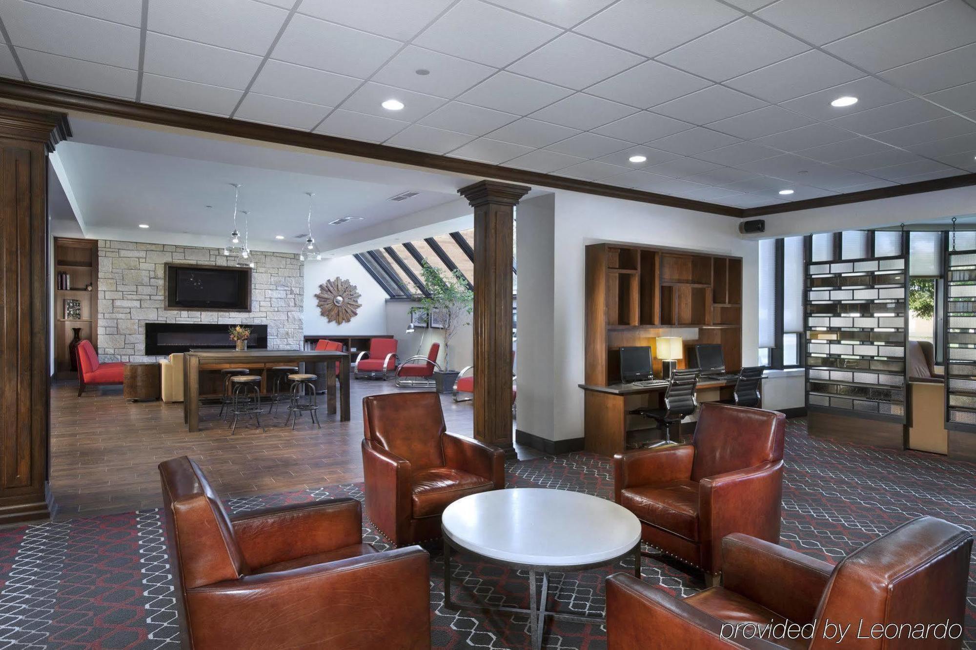 Doubletree By Hilton Manhattan, Ks Exterior photo